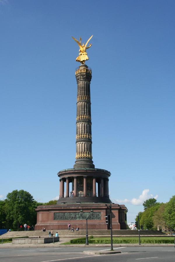 Apartment&Rooms Near Brandenburg Gate เบอร์ลิน ภายนอก รูปภาพ