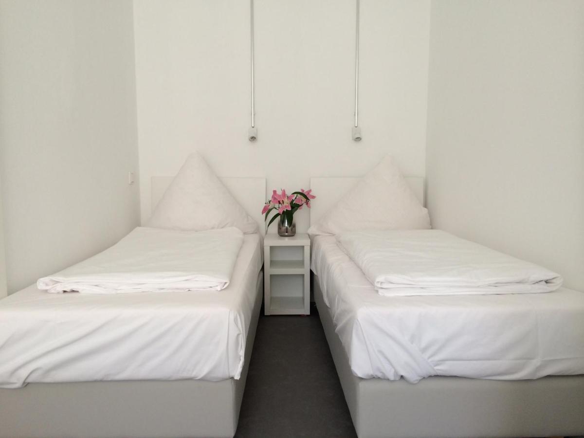 Apartment&Rooms Near Brandenburg Gate เบอร์ลิน ภายนอก รูปภาพ