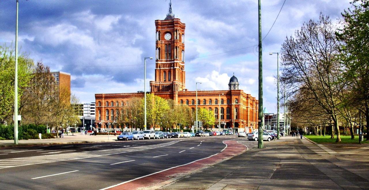 Apartment&Rooms Near Brandenburg Gate เบอร์ลิน ภายนอก รูปภาพ
